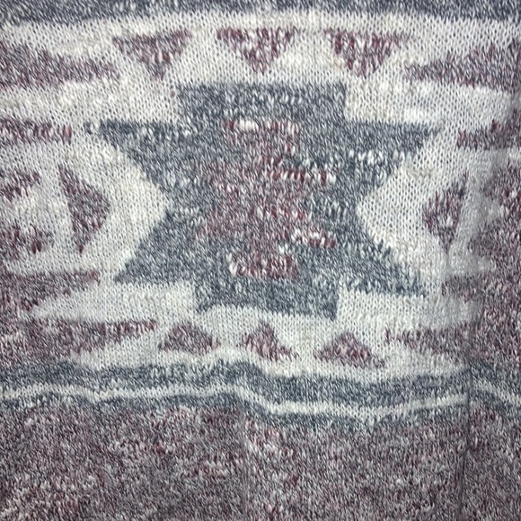 Size M/L Super Soft Hollister Sweater. Burgundy & grey with Aztec like design - Picture 4 of 9